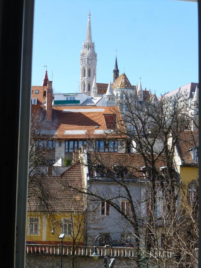 Elegant Apartment With Buda Castle View Budapest Bagian luar foto