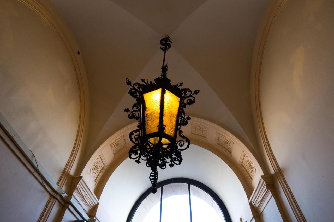 Elegant Apartment With Buda Castle View Budapest Bagian luar foto